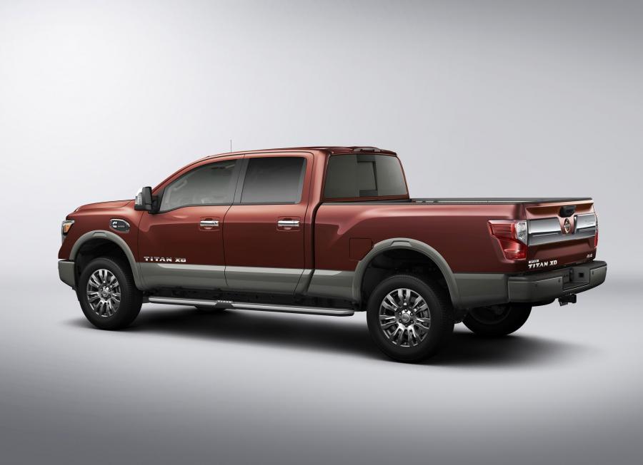  Nissan Titan Crew Cab XD Platinum Reserve 2015 года  (фото 16 из 33)